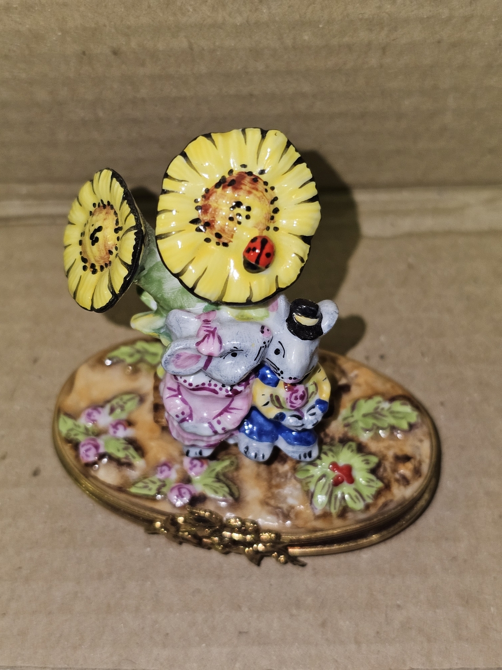 Hand-Painted Yellow Sunflower Bunnies Figurine - Decorative Home Accent